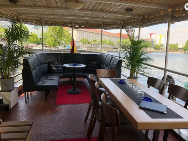 Gemütliche Lounge MS Vera